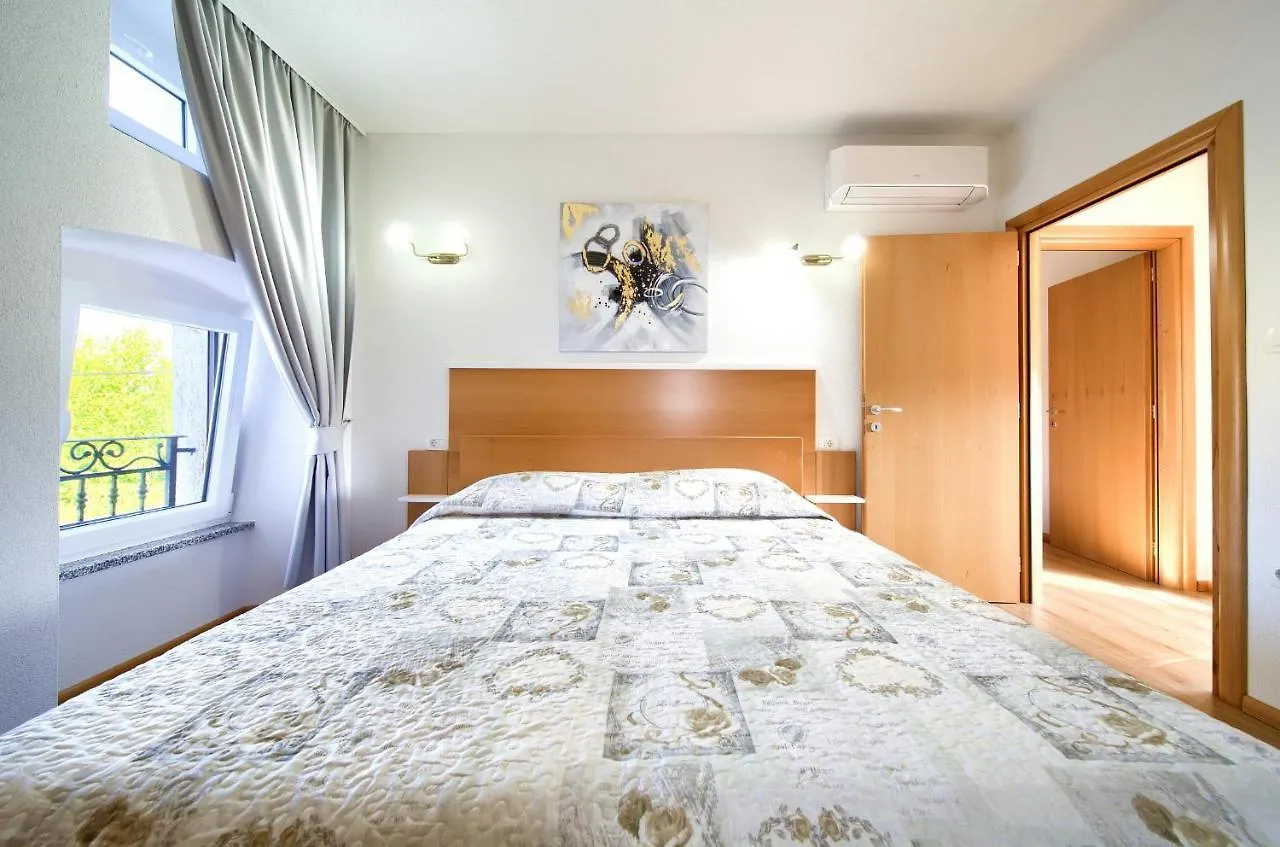 Apartment Morea Malinska