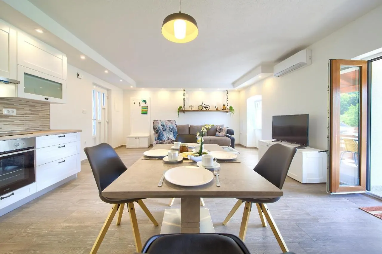 Apartment Morea Malinska