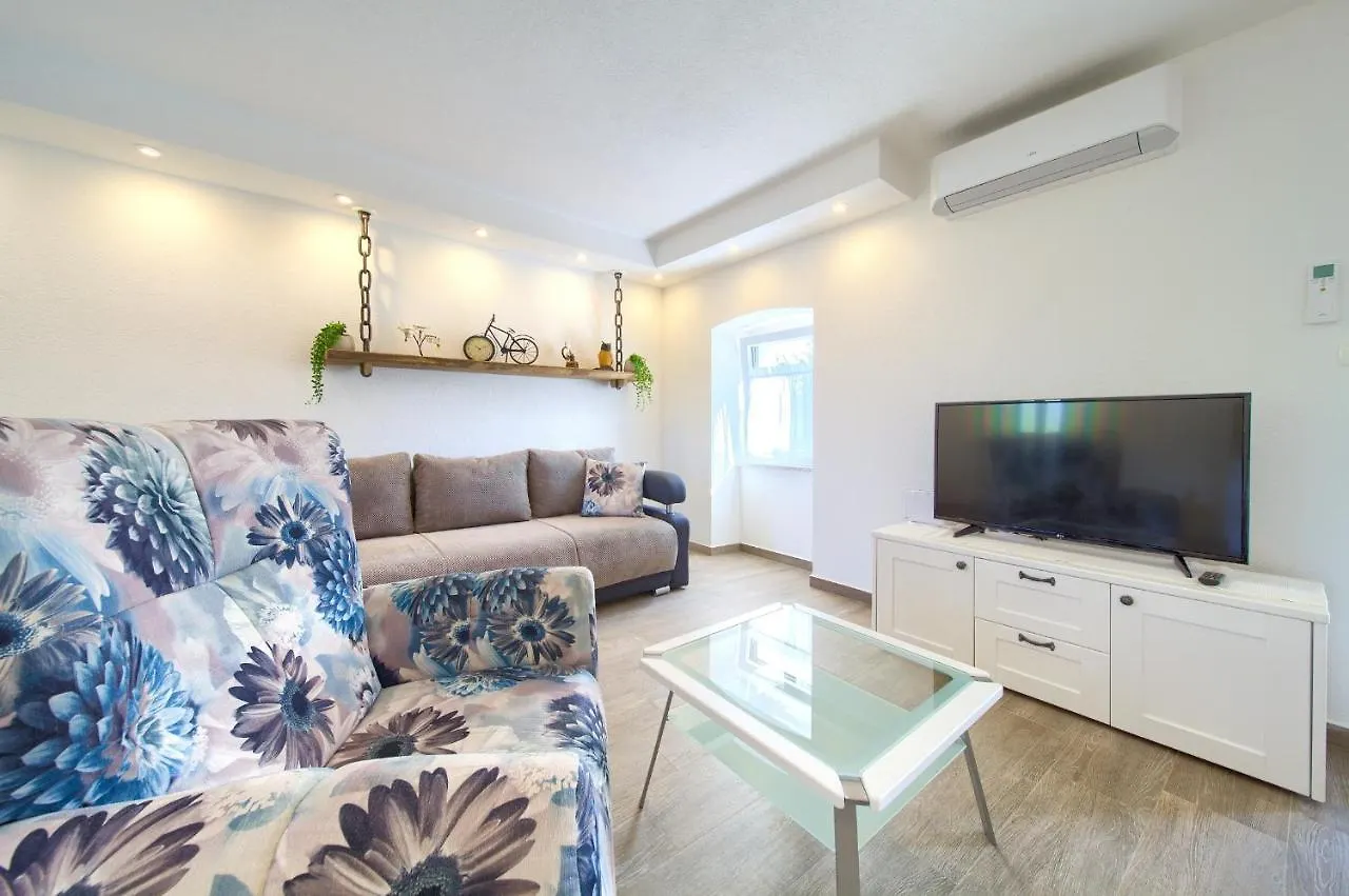 Apartment Morea Malinska 0*,